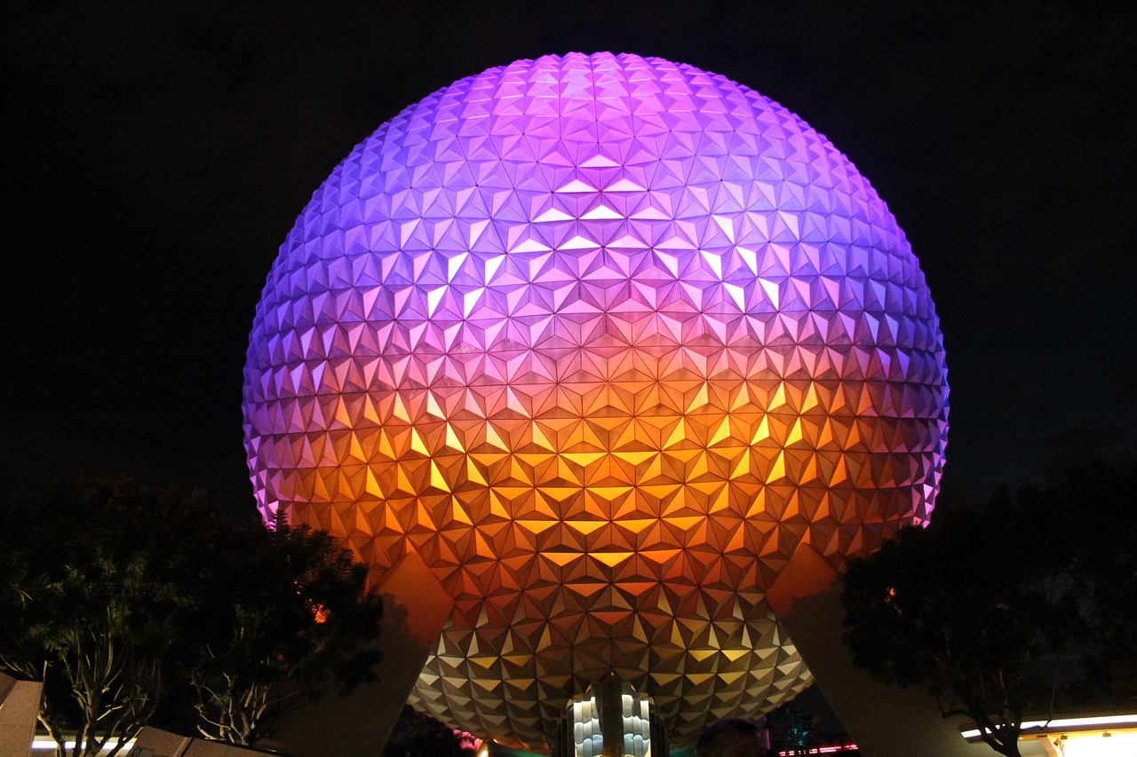 Sfera che rappresenta una griglia luminosa