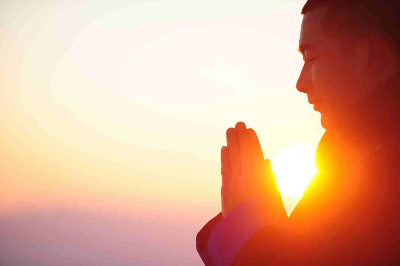 3 cose che non sai della pranoterapia in preghiera